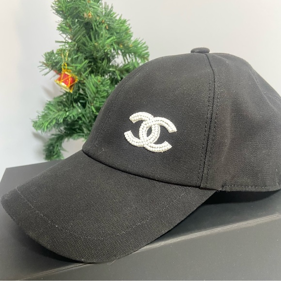 CHANEL Black Hat with White Emblem - Picture 1 of 6